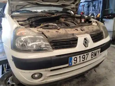 Здавання транспортного засобу renault clio ii fase ii (b/cb0) dynamique року 2001 потужний 