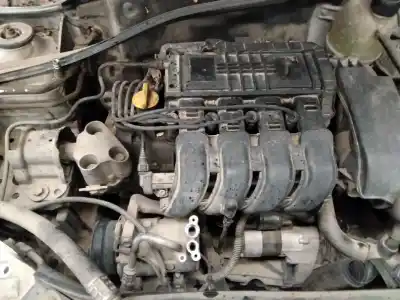 Здавання транспортного засобу renault clio ii fase ii (b/cb0) dynamique року 2001 потужний 