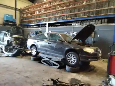 Veículo de Sucata volkswagen passat b6 (3c2) 2.0 tdi 16v do ano 2001 alimentado 0