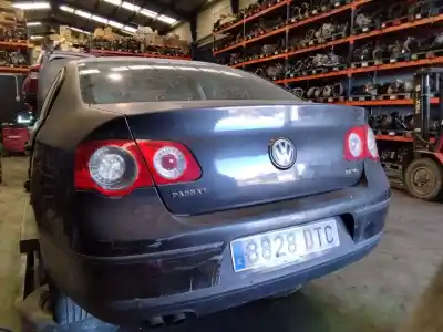 Veículo de Sucata volkswagen passat b6 (3c2) 2.0 tdi 16v do ano 2001 alimentado 0