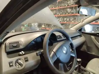 Veículo de Sucata volkswagen passat b6 (3c2) 2.0 tdi 16v do ano 2001 alimentado 0