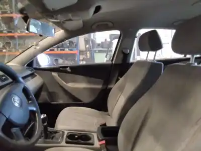 Veículo de Sucata volkswagen passat b6 (3c2) 2.0 tdi 16v do ano 2001 alimentado 0