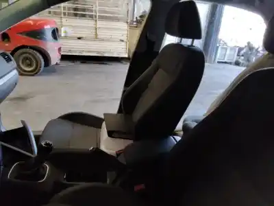 Veículo de Sucata volkswagen jetta (1k2) advance 170 cv / 125 kw do ano 2001 alimentado bmn