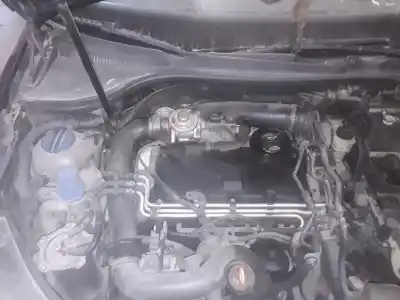 Sloopvoertuig volkswagen golf v berlina (1k1) igolf van het jaar 2001 aangedreven bkc