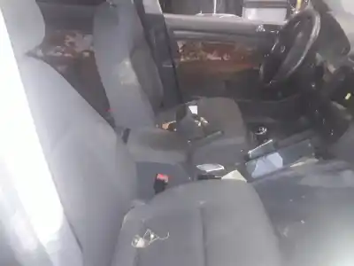 Sloopvoertuig volkswagen golf v berlina (1k1) igolf van het jaar 2001 aangedreven bkc