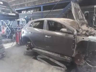 Veicolo di demolizione fiat bravo (198) 1.9 16v dynamic multijet dell'anno 2001 alimentato 310a1027