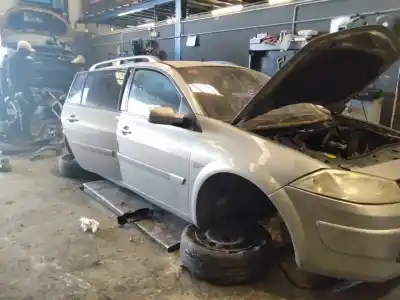 Утилизация автомобиля RENAULT MEGANE II FAMILIAR Expression Confort 103 CV / 76 KW года 2001 питание 