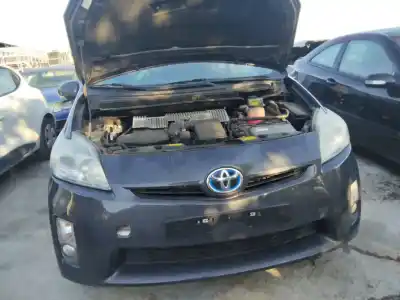 Veicolo di demolizione toyota prius (nhw30) plug-in hybrid advance dell'anno 2001 alimentato 2zrfxe