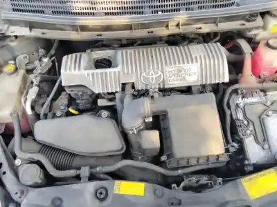 Veicolo di demolizione toyota prius (nhw30) plug-in hybrid advance dell'anno 2001 alimentato 2zrfxe