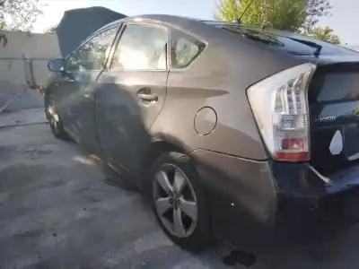 Veicolo di demolizione toyota prius (nhw30) plug-in hybrid advance dell'anno 2001 alimentato 2zrfxe