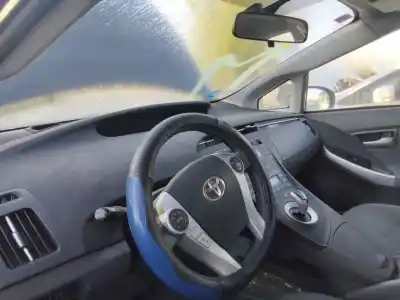 Veicolo di demolizione toyota prius (nhw30) plug-in hybrid advance dell'anno 2001 alimentato 2zrfxe