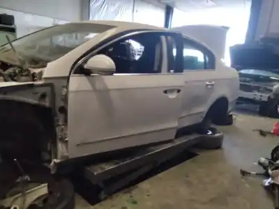 Sloopvoertuig volkswagen passat b6 (3c2) 2.0 tdi 16v van het jaar 2001 aangedreven bkp