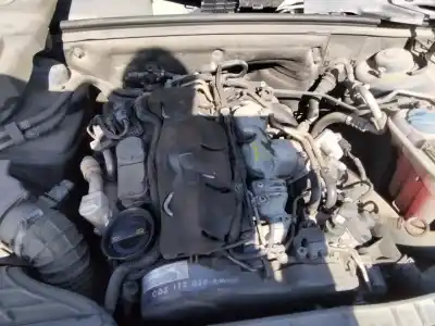 Здавання транспортного засобу AUDI A4 AVANT (8K5) (2008) Básico року 2001 потужний CAGA