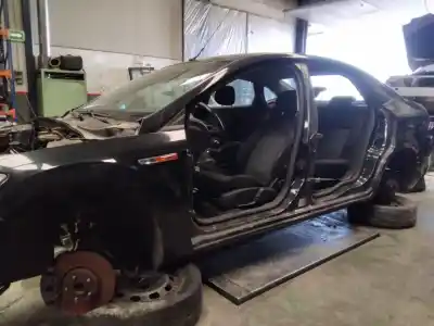 Veículo de Sucata ford mondeo berlina (ca2) trend (09.2010->) 125 cv / 92 kw do ano 2001 alimentado 