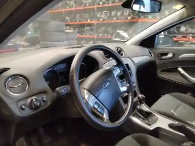 Veículo de Sucata ford mondeo berlina (ca2) trend (09.2010->) 125 cv / 92 kw do ano 2001 alimentado 