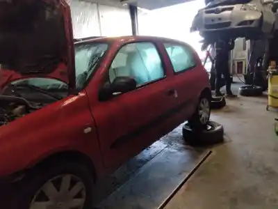 Утилизация автомобиля renault clio ii fase ii (b/cb0) luxe privilege 65 cv / 48 kw года 2001 питание k9k704