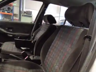 Véhicule à la ferraille peugeot 306 break style de l'année 2001 alimenté wjz