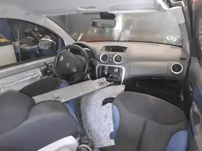 Veículo de Sucata citroen c2 vtr do ano 2001 alimentado 