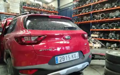 Veículo de Sucata kia stonic (ybcuv) black edition do ano 2001 alimentado 