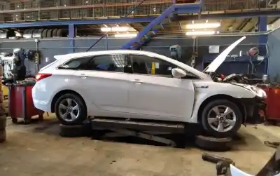 Утилизация автомобиля HYUNDAI I40 I CW (VF) 1.7 CRDI года 2001 питание D4FD