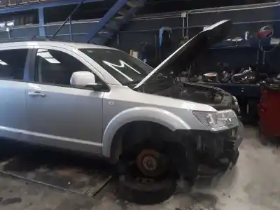 Veículo de Sucata dodge journey se do ano 2001 alimentado 