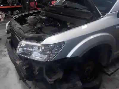 Veículo de Sucata dodge journey se do ano 2001 alimentado 