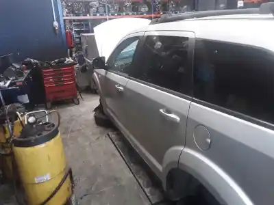 Veículo de Sucata dodge journey se do ano 2001 alimentado 