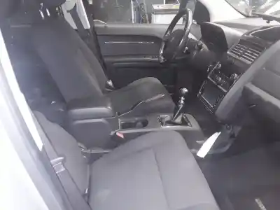 Veículo de Sucata dodge journey se do ano 2001 alimentado 