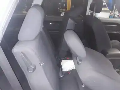 Veículo de Sucata dodge journey se do ano 2001 alimentado 