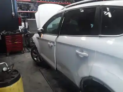 Veicolo di demolizione ford kuga (cbv) trend dell'anno 2001 alimentato ufda