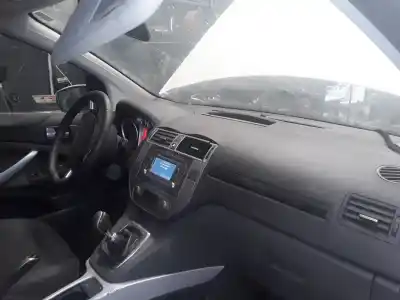 Veicolo di demolizione ford kuga (cbv) trend dell'anno 2001 alimentato ufda