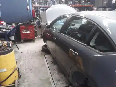 Veículo de Sucata citroen c4 berlina lx do ano 2001 alimentado 9hx