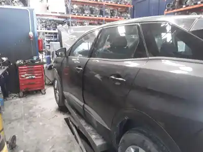 Véhicule à la ferraille peugeot 3008 active de l'année 2001 alimenté yh01