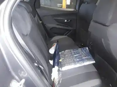 Véhicule à la ferraille peugeot 3008 active de l'année 2001 alimenté yh01