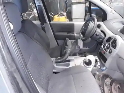 Veículo de Sucata renault modus confort dynamique 98 cv / 72 kw do ano 2001 alimentado k4j770