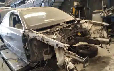 Veículo de Sucata audi a4 berlina (8e) 2.0 20v cat (alt) do ano 2001 alimentado alt