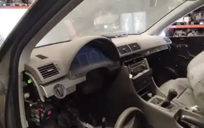 Veículo de Sucata audi a4 berlina (8e) 2.0 20v cat (alt) do ano 2001 alimentado alt