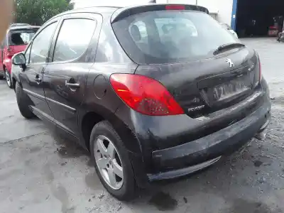 Veículo de Sucata PEUGEOT 207 Confort do ano 2001 alimentado 8FS