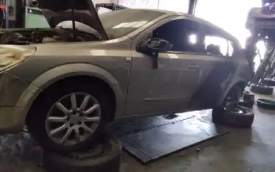 Veículo de Sucata opel astra h berlina elegance do ano 2001 alimentado z19dth