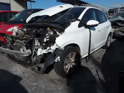 Vehicul casat peugeot 208 allure al anului 2001 alimentat hm01