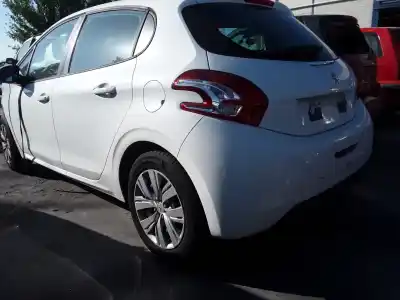 Vehicul casat peugeot 208 allure al anului 2001 alimentat hm01