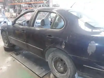 Sloopvoertuig seat toledo (1m2) select van het jaar 2001 aangedreven ahf