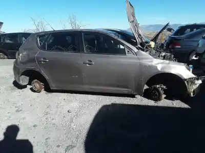 Veículo de Sucata kia ceed active 116 cv / 85 kw do ano 2001 alimentado d4fb