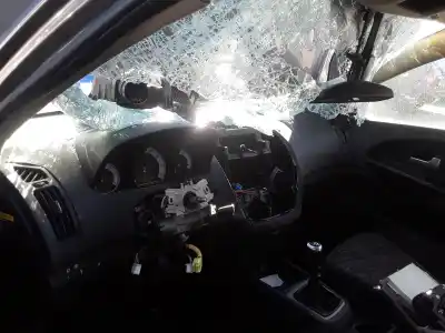 Veículo de Sucata kia ceed active 116 cv / 85 kw do ano 2001 alimentado d4fb