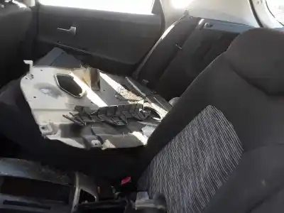 Veículo de Sucata kia ceed active 116 cv / 85 kw do ano 2001 alimentado d4fb