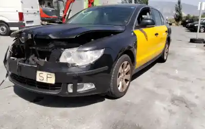 Здавання транспортного засобу skoda superb combi (3t5) comfort року 2001 потужний cffb