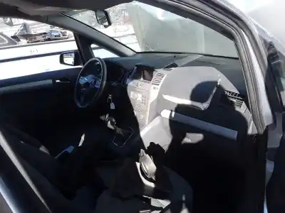 Veículo de Sucata OPEL ZAFIRA B Sport do ano 2001 alimentado Z19DT