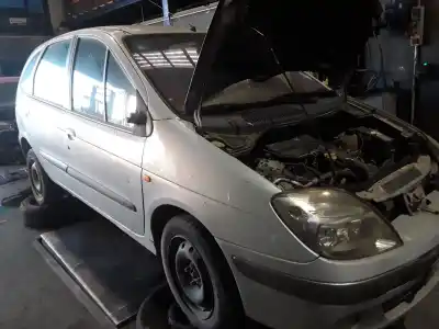 Veículo de Sucata RENAULT MEGANE I SCENIC (JA0) 1.9 Turbodiesel do ano 2001 alimentado 