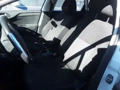 Veicolo di demolizione citroen c4 lim. exclusive dell'anno 2001 alimentato 9h06