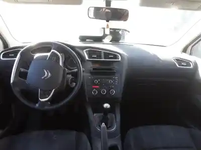 Veicolo di demolizione citroen c4 lim. exclusive dell'anno 2001 alimentato 9h06